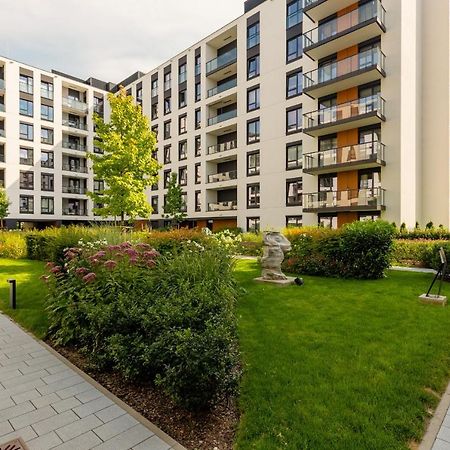 Cosy Apartment Bialej Floty With Parking By Noclegi Renters Βαρσοβία Εξωτερικό φωτογραφία